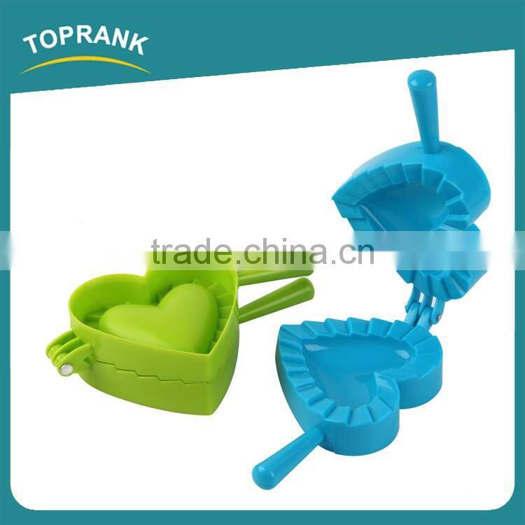 Toprank Kitchen Supplies Food Grade Heart Shaped Plastic Bread Mold Bread Cutter DIY Press Sandwich Cutter For Many Shape