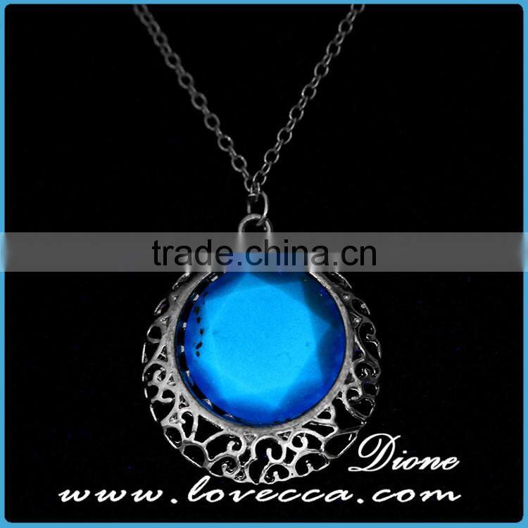 Fashionable luminous necklace glow In dark hollow heart Pendant necklace