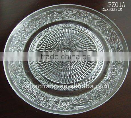 Round clear glass charger plate