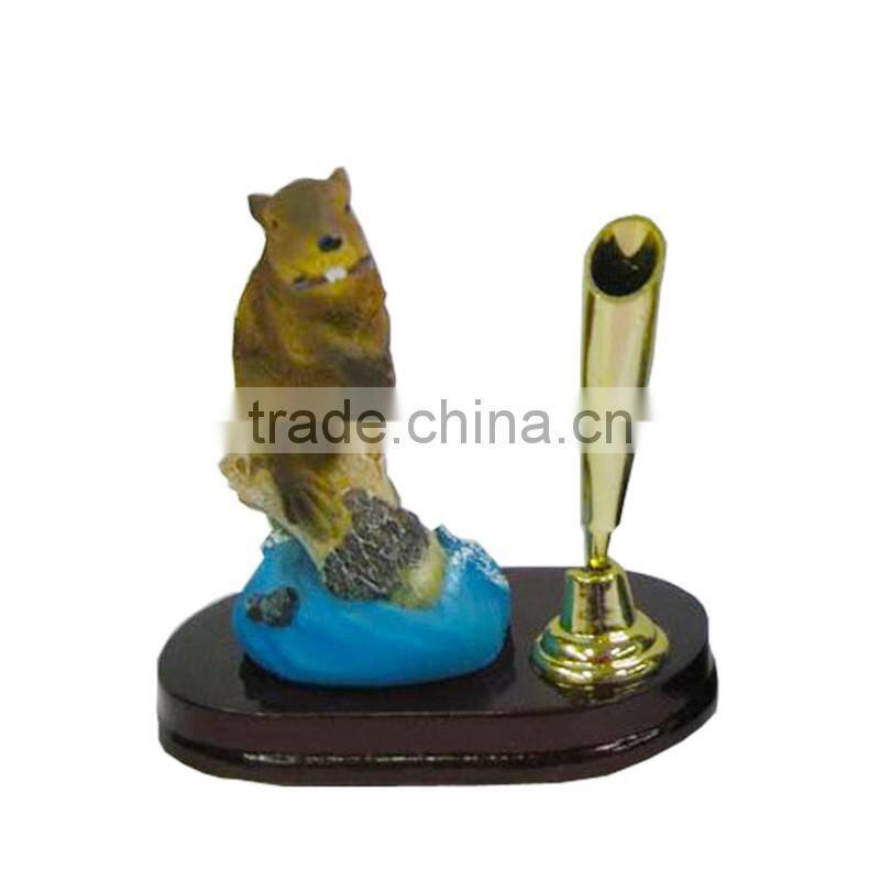polyresin wolf table pen holder