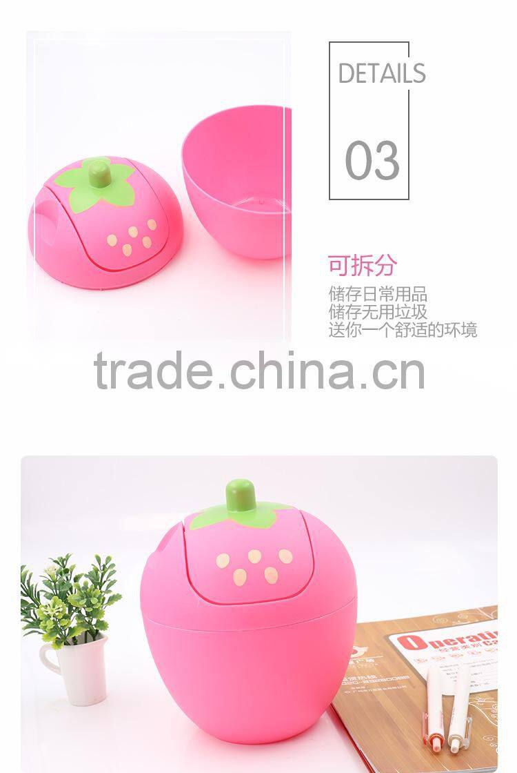 Creative small strawberry shaped plastic table trash can