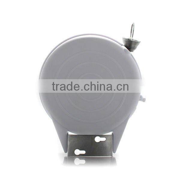 Wall mounted retractable clothes line