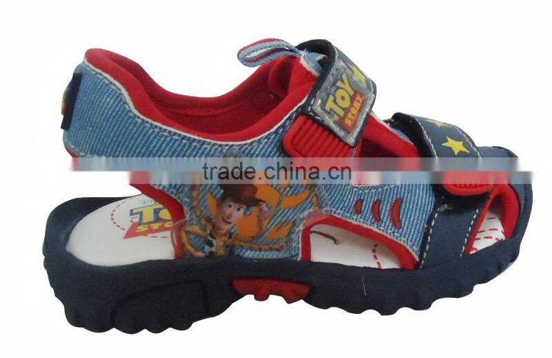 new design sports hollow out kids sandals with toy picture