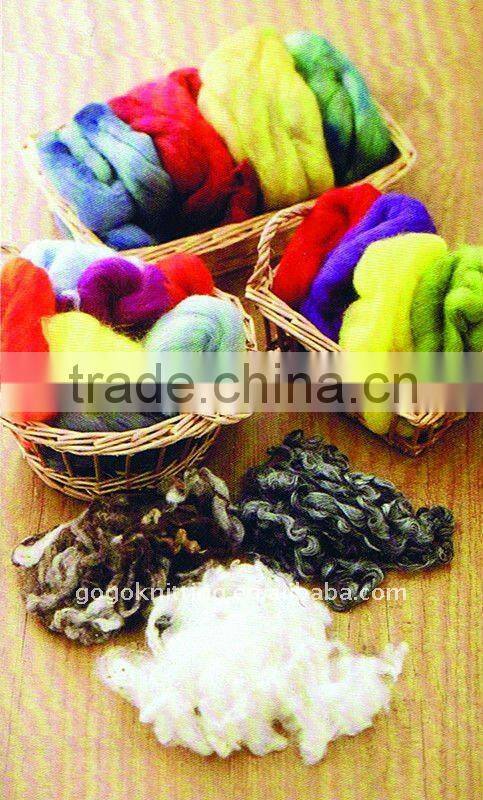 Felting merino wool for dry wet felting