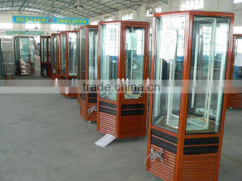 Rotatable cake showcase refrigerator