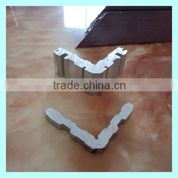 High quality single head Aluminum window profile corner combining machine