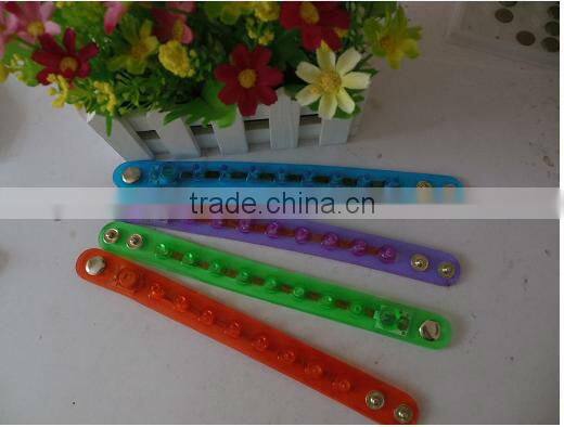 party goft glow in the dark silicone bracelet