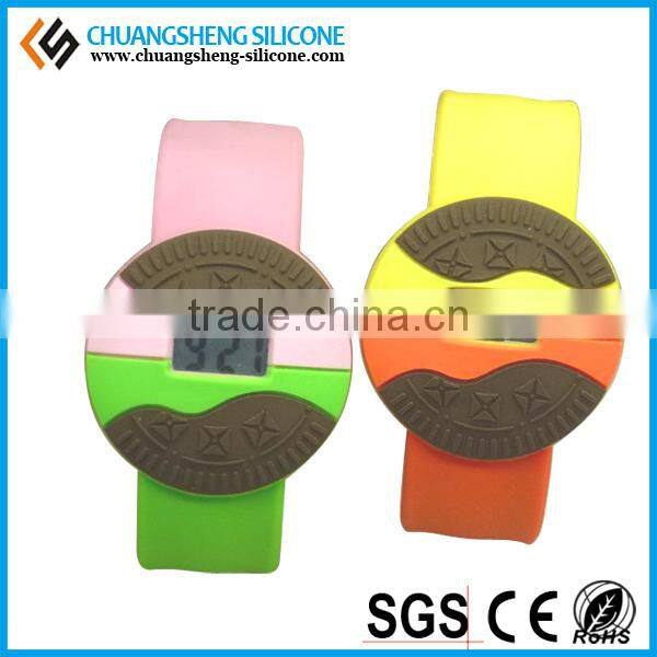 Clap silicone watch band in toy style design