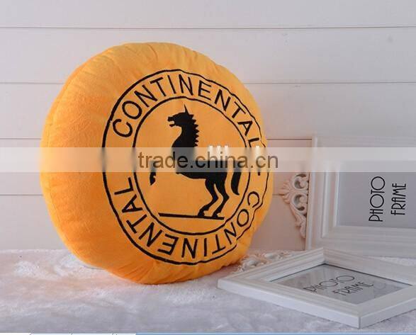 Customized Promotion Logo Car Travel Pillow Blanket with Bone Neck Pillow Kit