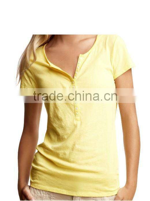 Women's top with show buttons