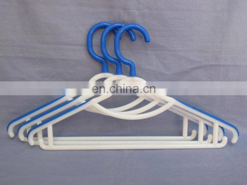 Plastic multi clothes hanger