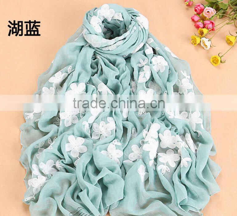 Hot Selling Korea Popular Elegant Flower Embroidery Cotton Pashmina Scarf