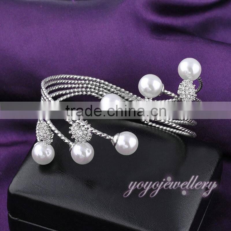 Latest design accessories for women white gold plated pearl bangle