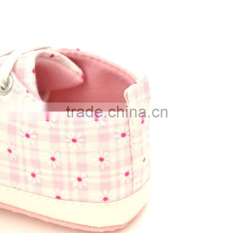 OEM Service 2016 The Newest Design Baby Shoes Wholesale Cheap Baby Crib Shoes Flower Print Factory Price