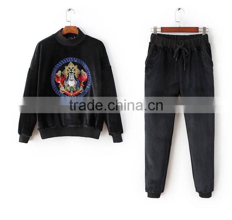 Runwaylover EY2359B New Fashion 2017 Ladies Sport Suits , Women Embroidery Hoodie And Casual Pants