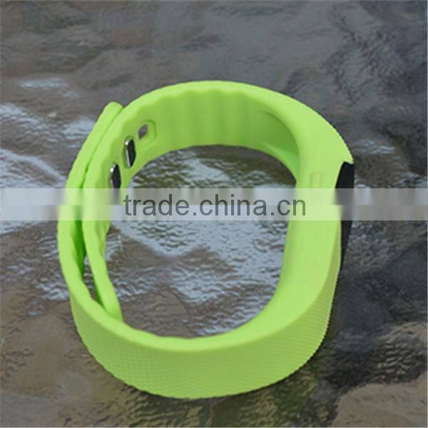 Waterproof IPX67 smart fitness wristband with blurtooth 4.0 smart bracelet