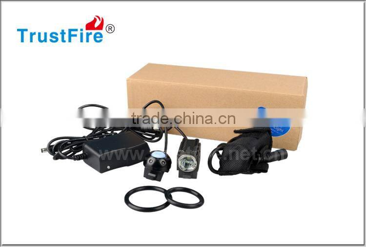 Handlebar bicycle light TrustFire original factory D001 600LM mini bike light, Bike cycle accessories powered by battery pack