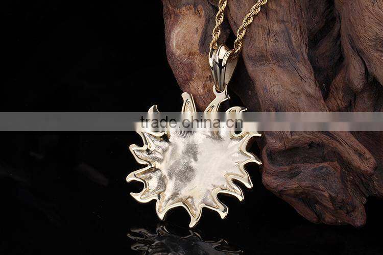 Simple casting design fashion unique gold sun pendant