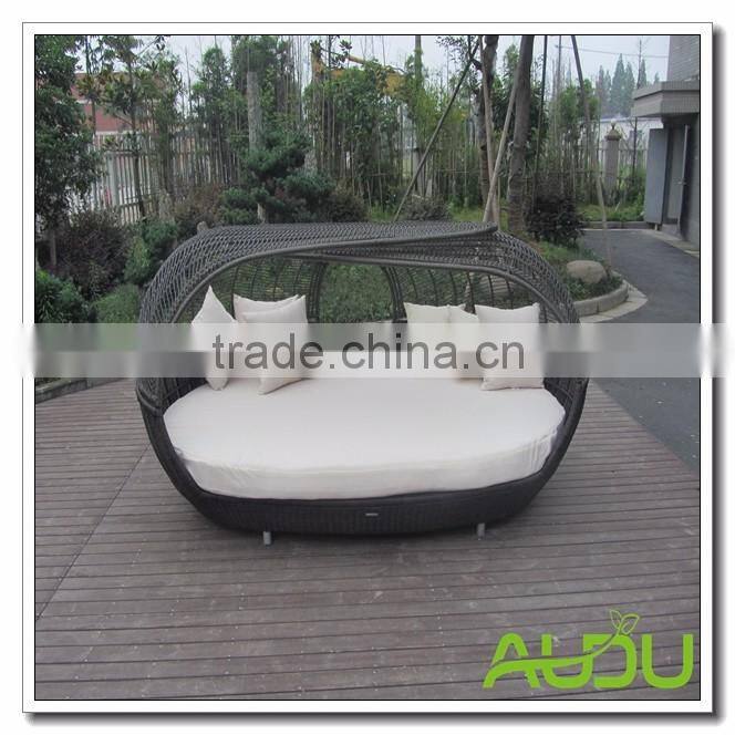 Audu unique weave outside round rattan outdoor bed