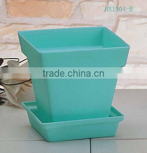 square plastic flower pot