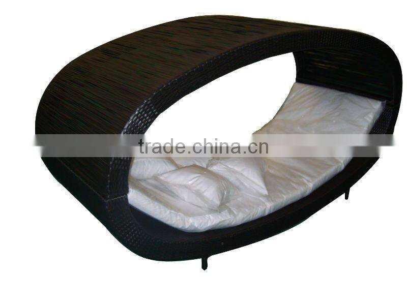 rattan lounge bed
