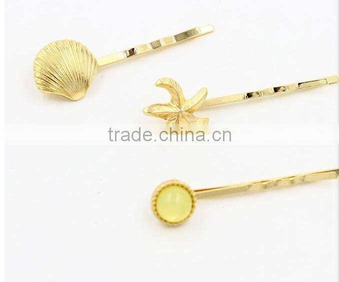 Metal maple leaf design hairgrips for Canadians, gold women hair clips