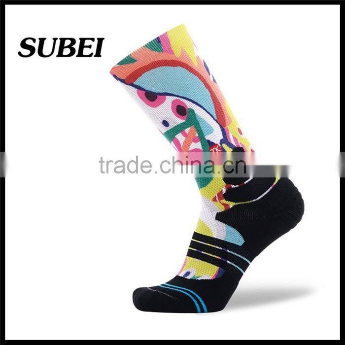 Coolmax anti-bacterial men knee high compression fashion photo print elite basketball socks sport stocking