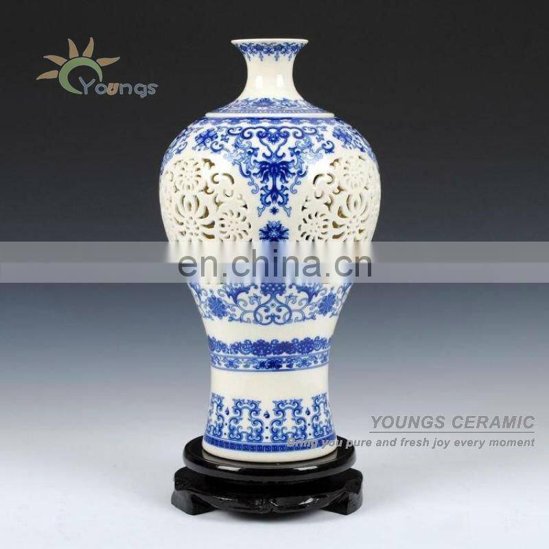 Large Chinese blue and white Ceramic Porcelain Hollow Out Vase