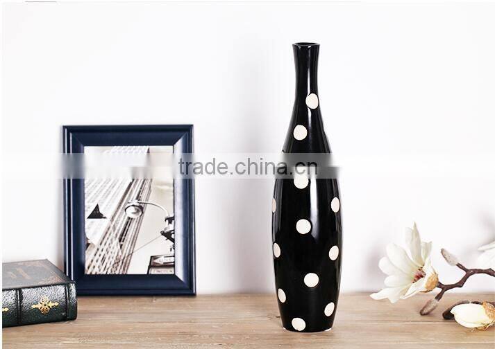 Factory cheap black and white ceramic small modern vase for home decor