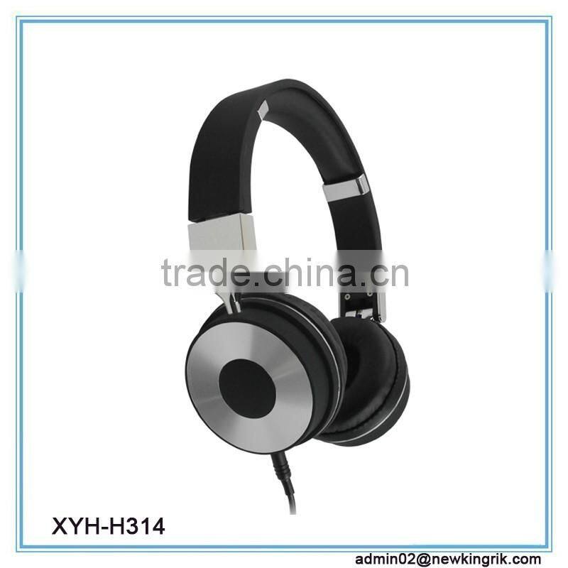 2015 high quality and competetive price headphone case