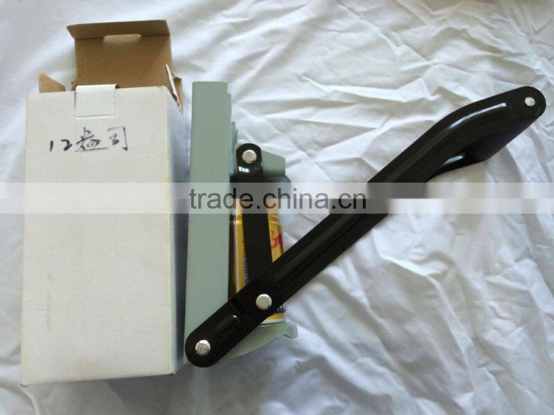 *environmentally-friendly hand oprated can and plastic bottle crusher 12oz