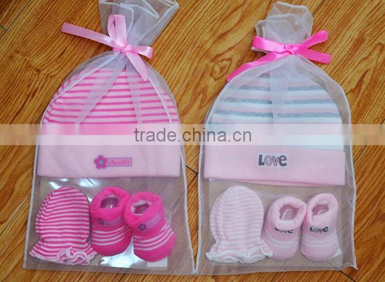 Infants & Toddlers Age Group Unisex Baby Cap Mittens Gift Set