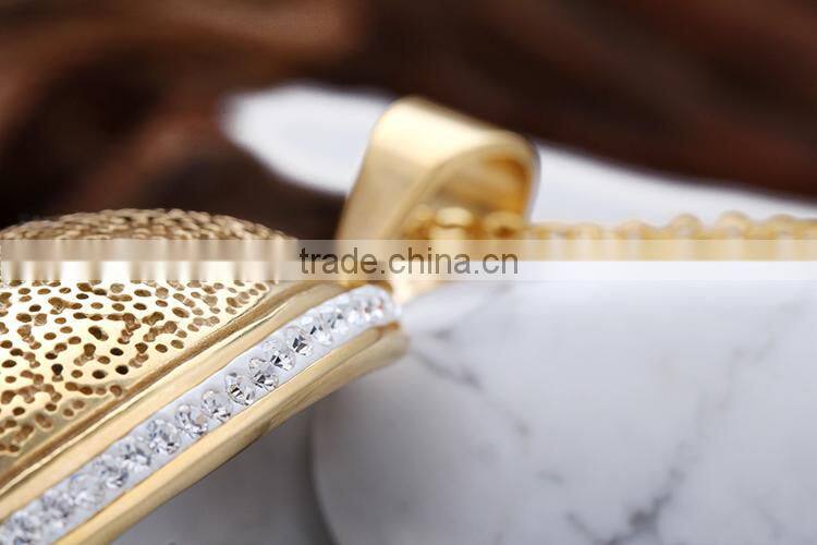 Stainless steel unique crystal design gold plated pendant