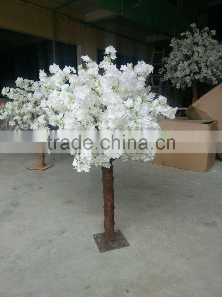 Plastic artificial cherry blossom tree in mini size