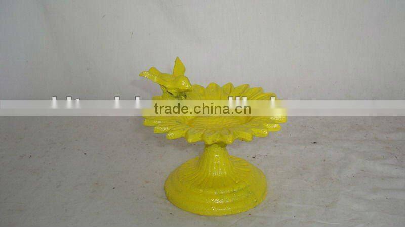 METAL GARDEN BIRD FEEDER