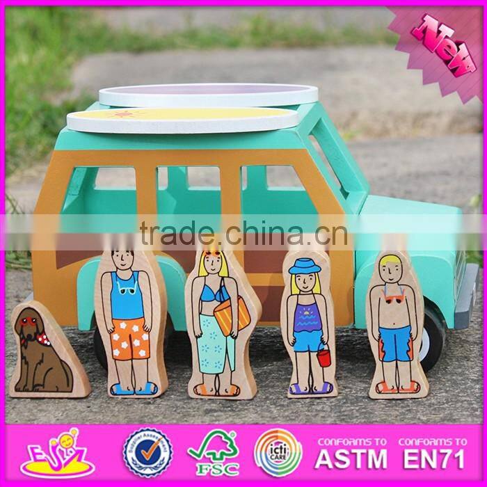 2017 New products funny dog and four people wooden car for kids W04A314