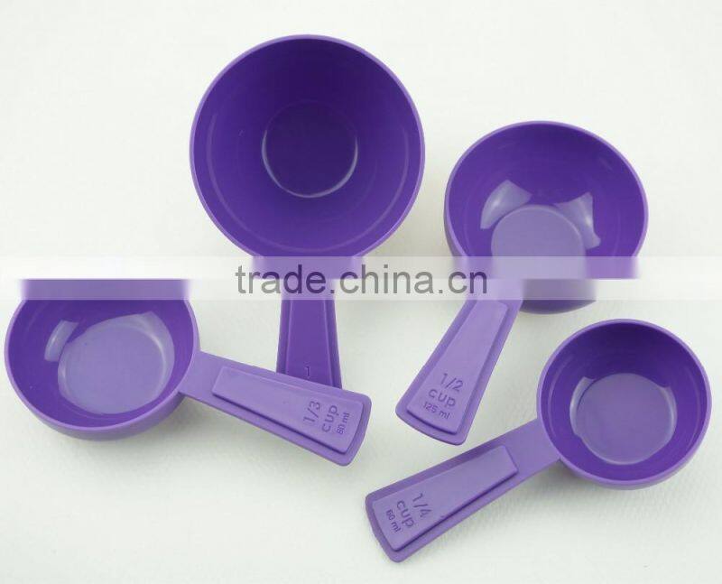 47010 4pcs plastic Measuring Cups and Spoons Set