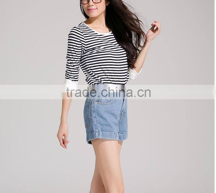 The summer of 2015 LADIES SHORTS denim shorts are a frayed hem the denim shorts