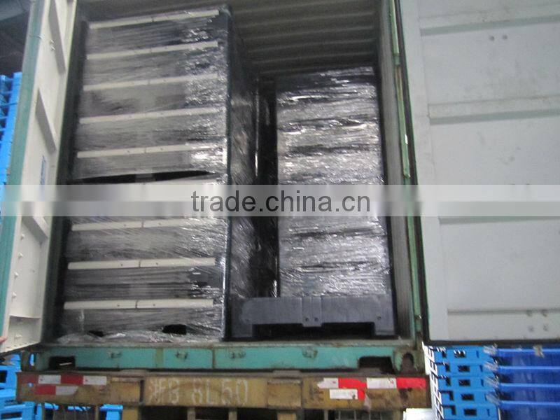 Plastic folding crate