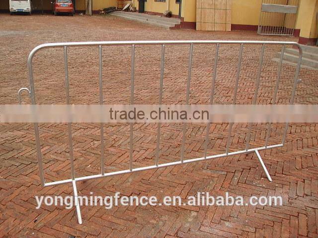 Metal crowd control barrier holder