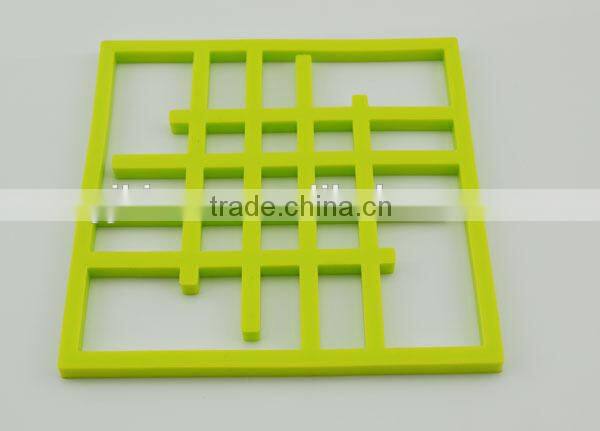 Heat-resistant silicone iron mats in iron shape