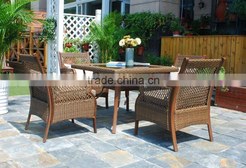Wholesale Excellent Waterproof Garden Outdoor Wicker Furniture Table Set