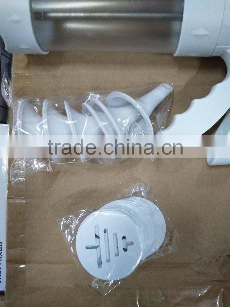 Cake Decorating Kit / Icing Tips for Baking Supplies Dessert Decorator