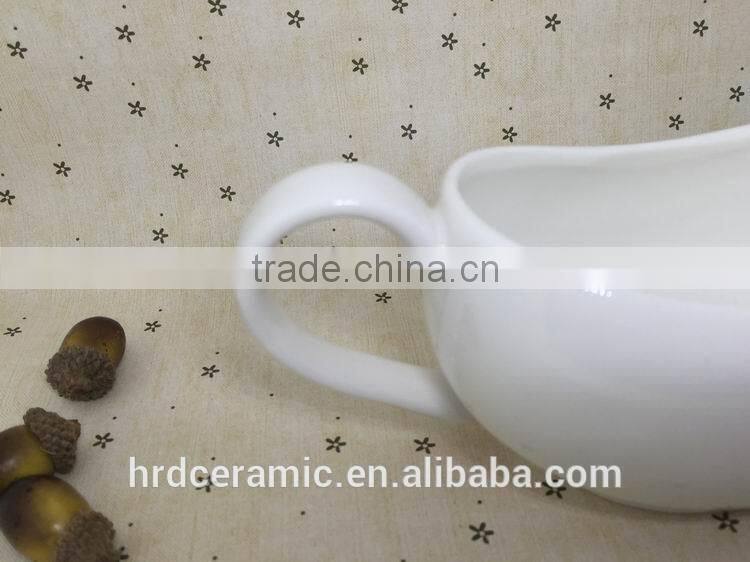 Stocked tableware wholesale ceramic sauce boat
