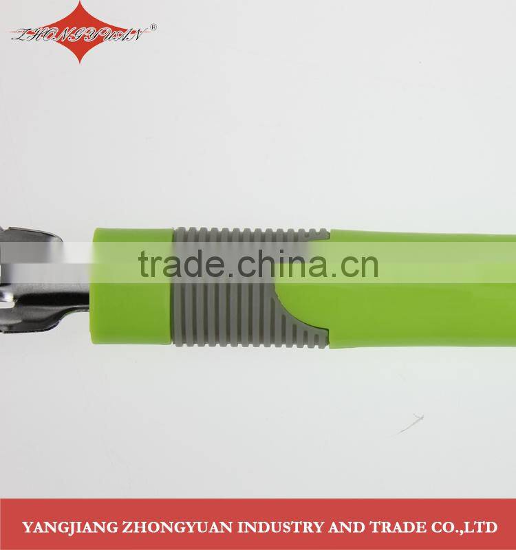 2014 hot selling Stainless steel serrated blade vegetable peeler with soft grip