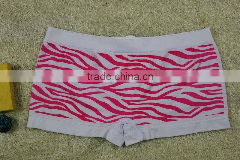 Red & white pattern Women seamless underwear boxer short