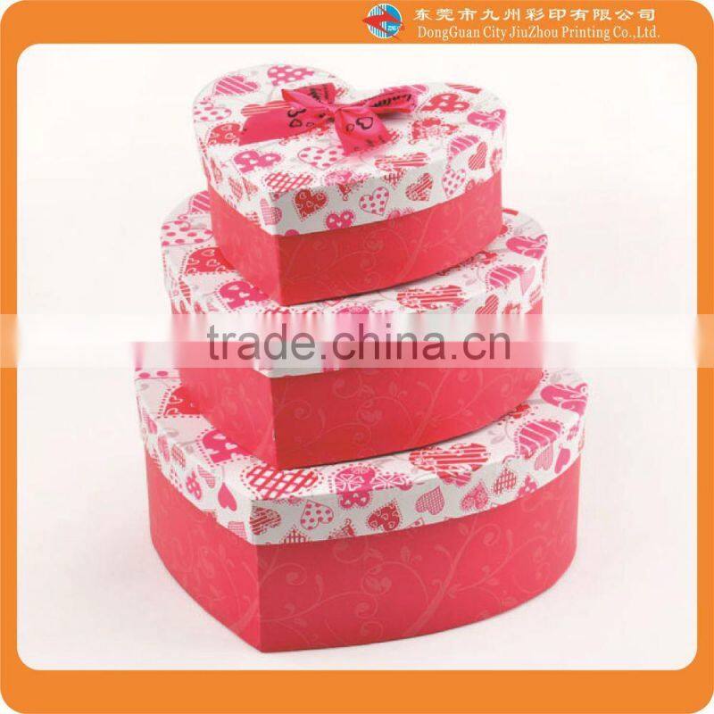 White flat corrugated box packaging