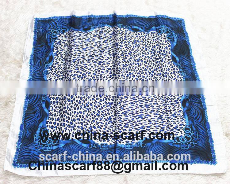 Silk scarf leopard print