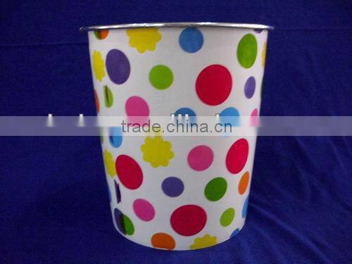 round plastic waste baskets