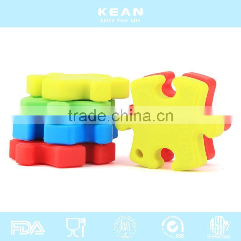 China manufacturer non-toxic funny bpa free silicone robot shape teether